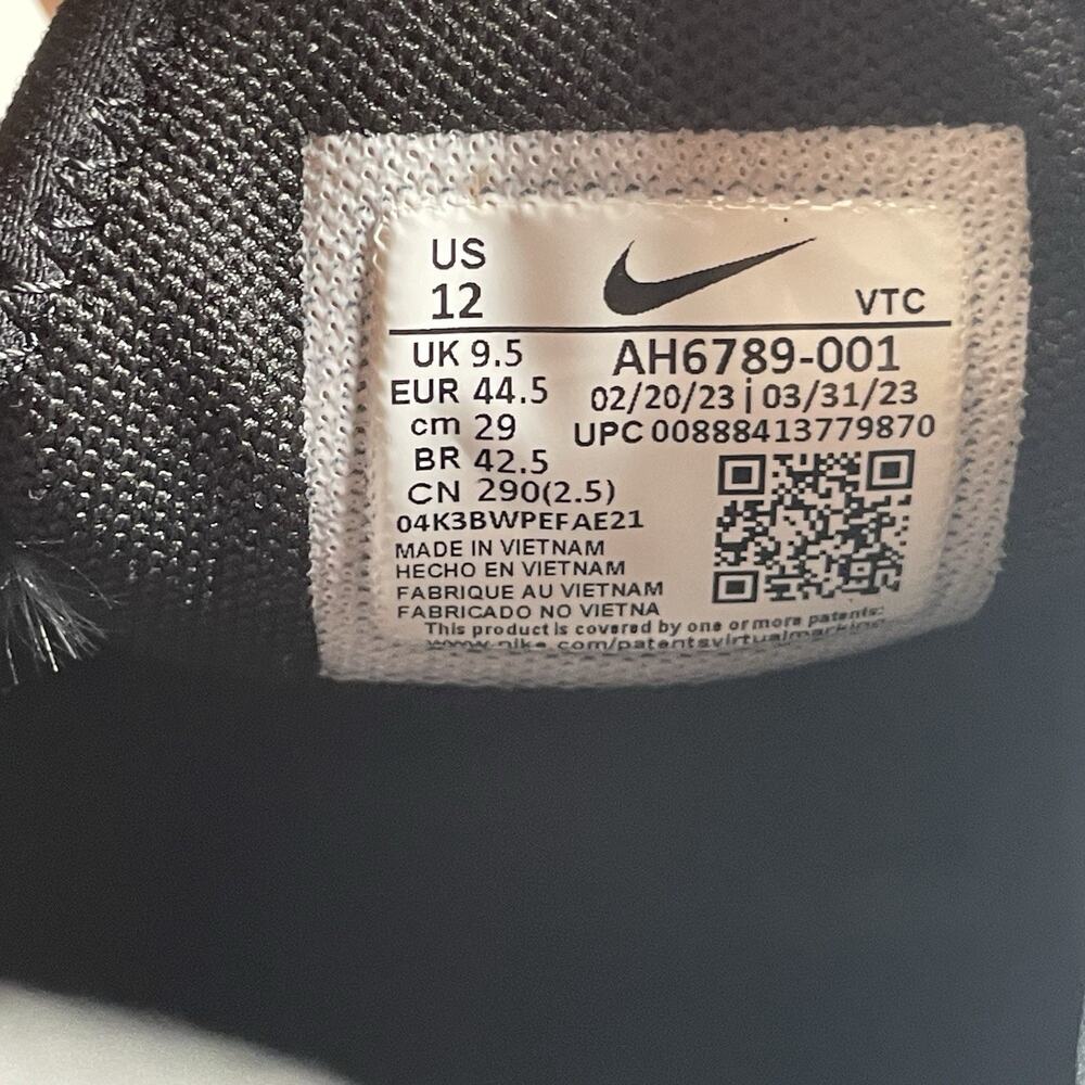 Womens 12 Mens 10.5 Nike Air Max 270 Black White Running Shoes Athletic Sneakers - Picture 9 of 9